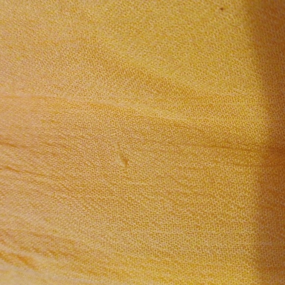 Golden yellow top - Picture 4 of 6